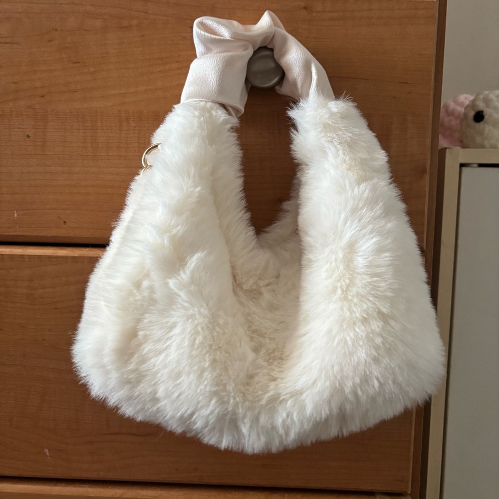 Flower Knows - White Pearl Makeup bag / small purse - Picture 2 of 5